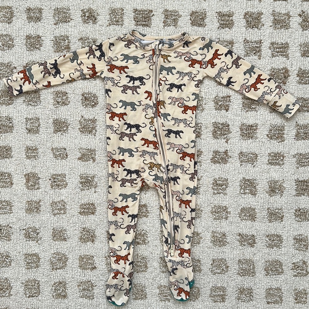 Posh Peanut Tyra Footie Zippered One Piece 9-12 months